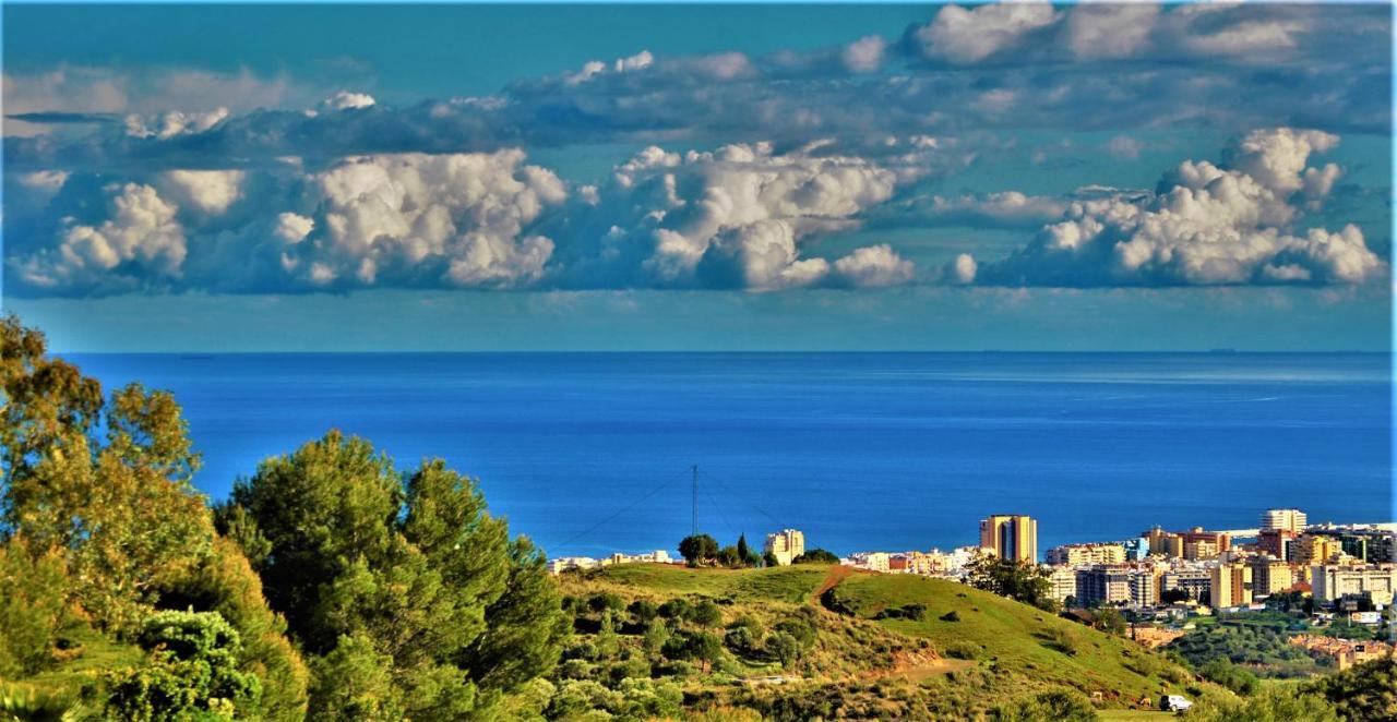 Holiday Villa In 10 Min From Fuengirola Beach With Sea Views Pool Bbq Parking Wifi Aircon Big Garden 미하스 외부 사진