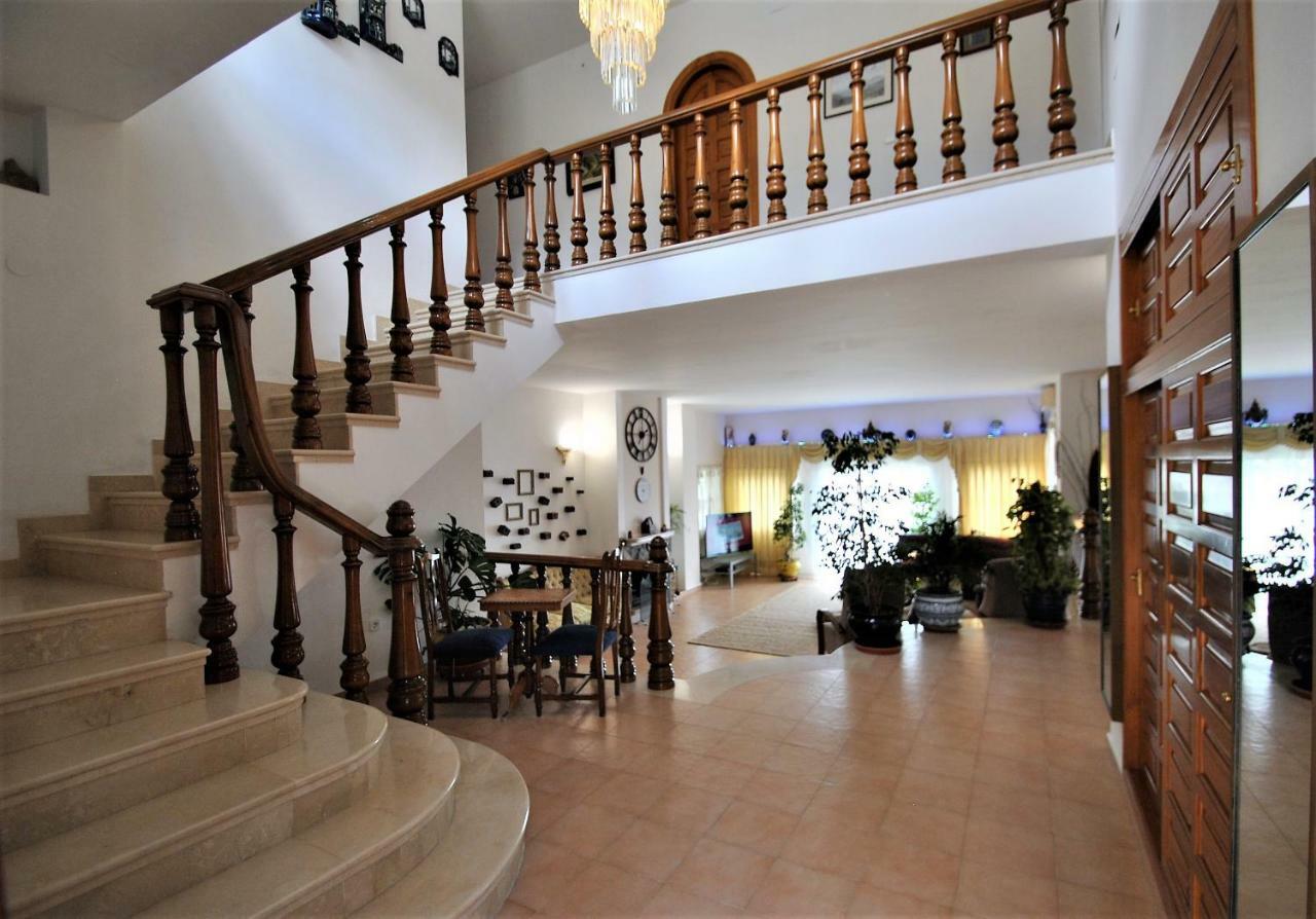 Holiday Villa In 10 Min From Fuengirola Beach With Sea Views Pool Bbq Parking Wifi Aircon Big Garden 미하스 외부 사진