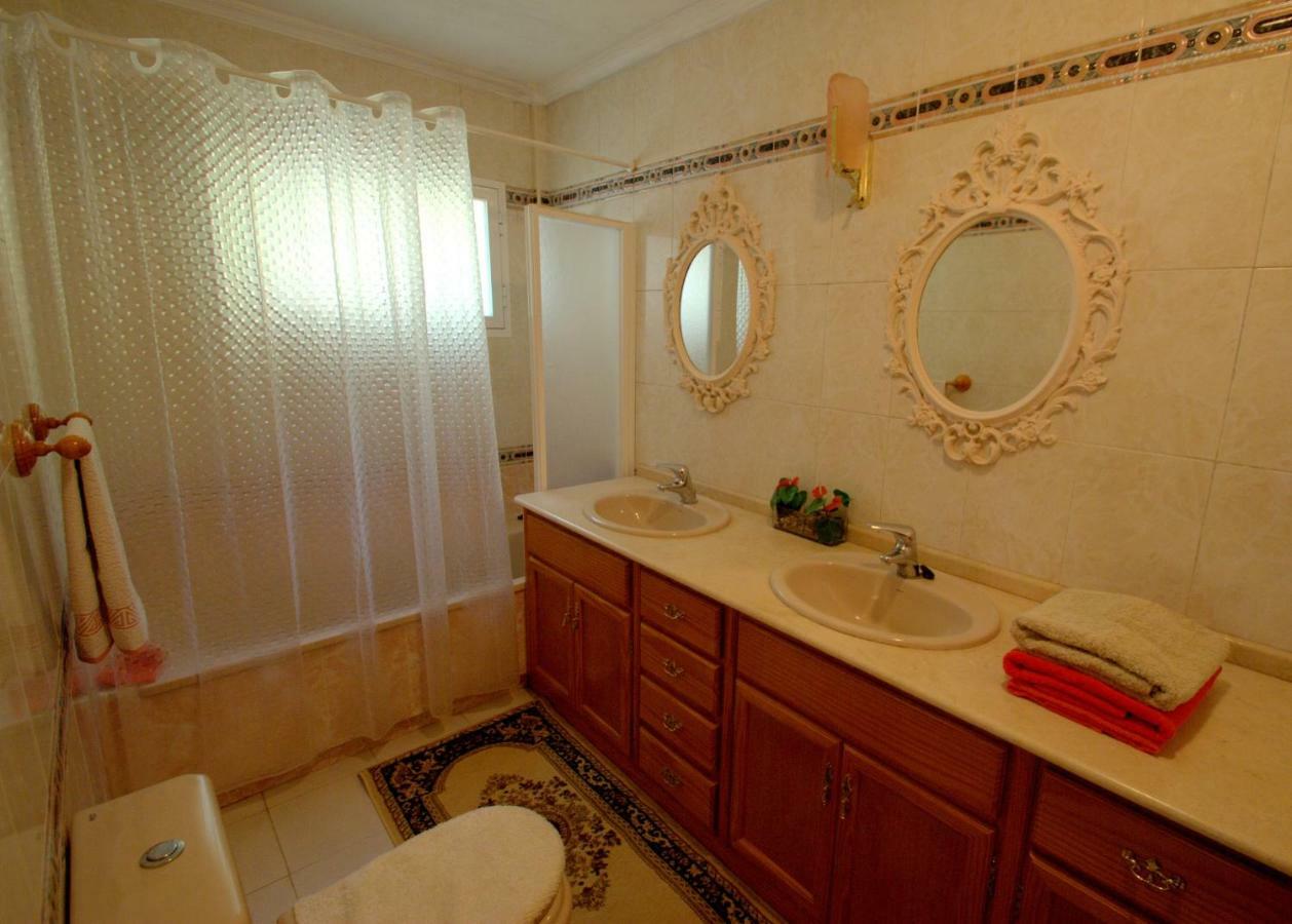Holiday Villa In 10 Min From Fuengirola Beach With Sea Views Pool Bbq Parking Wifi Aircon Big Garden 미하스 외부 사진